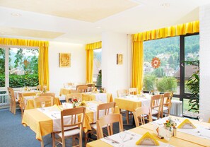 Frokost, lunsj og middag serveres, regionale retter 