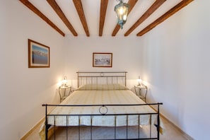 Family Residence - Villetta Garibaldi (Annex Building) | Premium bedding, pillowtop beds, in-room safe, desk - Villa Tuttorotto (Rovinj)