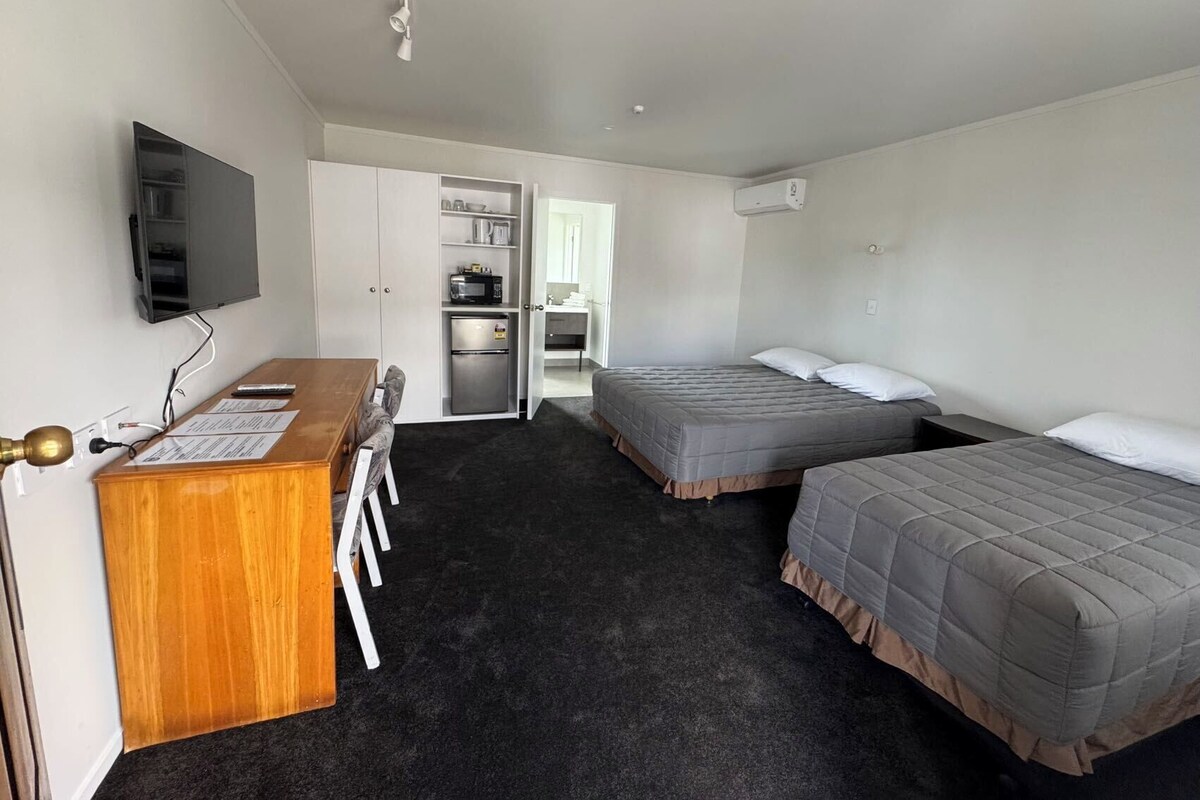 Desk, iron/ironing board (on request), WiFi (free), bed sheets