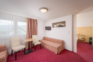 Allergitestet sengetøy, individuelt dekorert, skrivebord og lydisolert