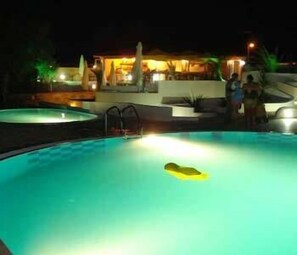 Kolam renang outdoor