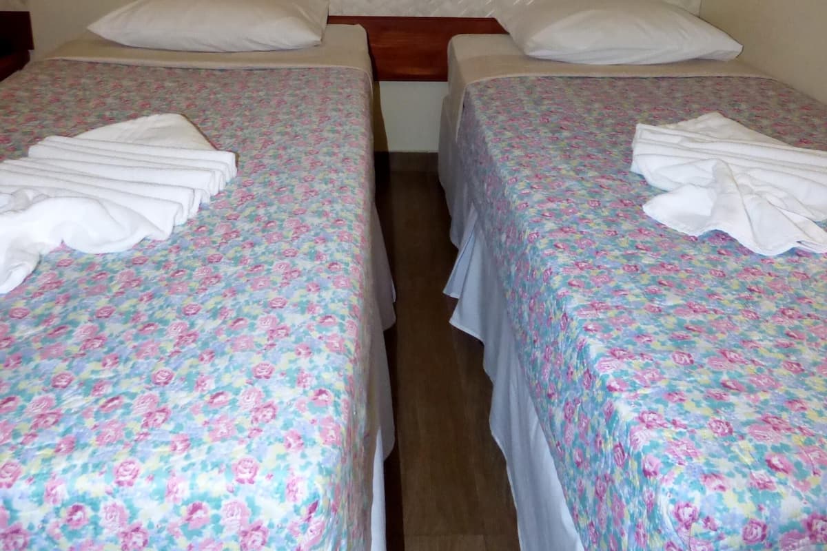 Minibar, tende oscuranti, Wi-Fi gratuito, lenzuola