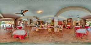 Free daily buffet breakfast - Pousada Sonho Meu (Foz do Iguaçu)