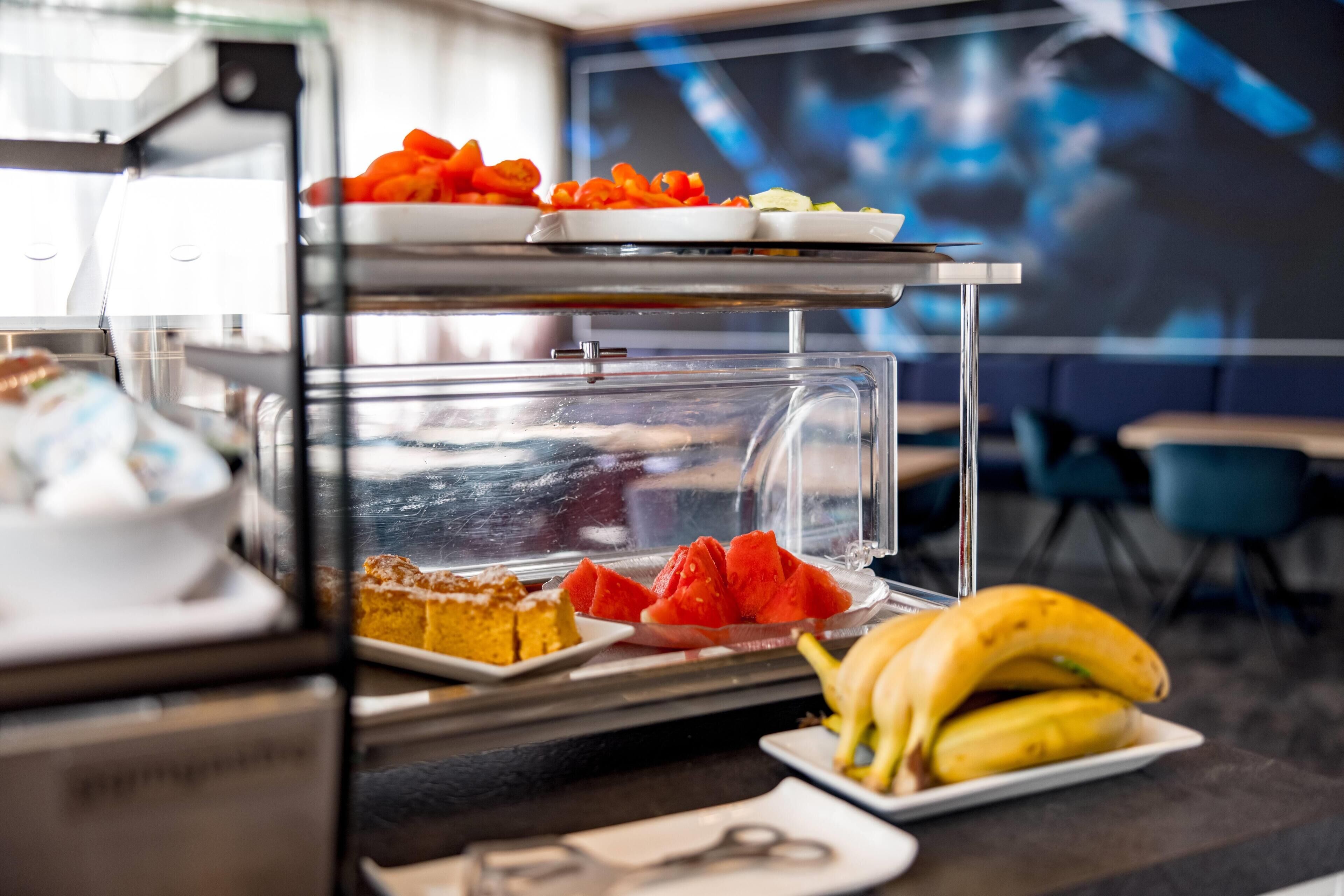Buffet breakfast on weekends (EUR 14.5 per person)
