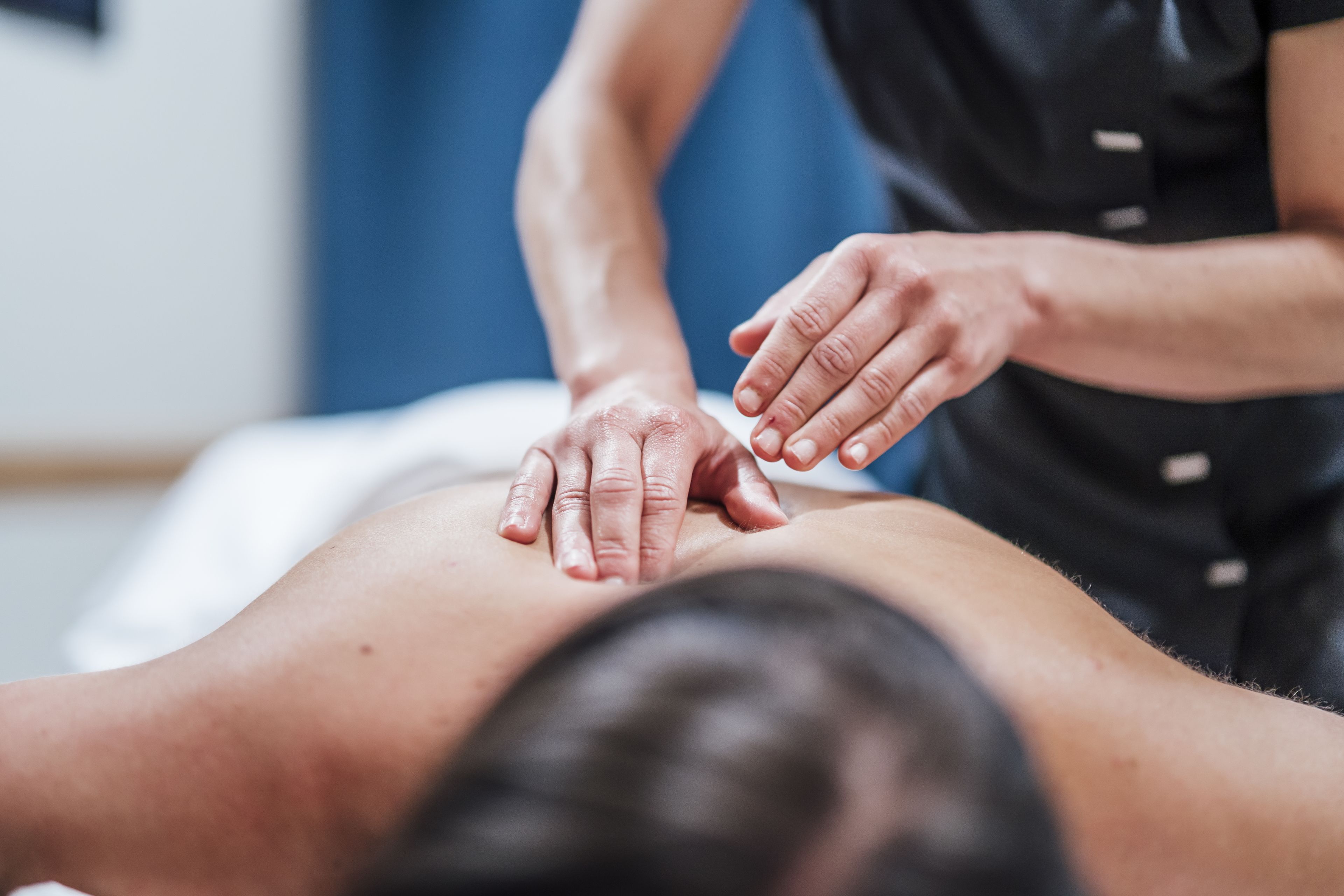 En pågående massagebehandling.