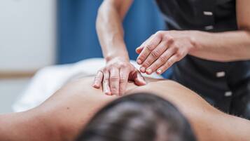 En pågående massagebehandling.