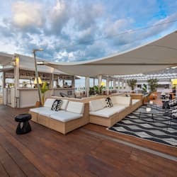 Private beach, sun-loungers, beach umbrellas, beach towels