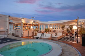 Private beach, sun-loungers, beach umbrellas, beach towels