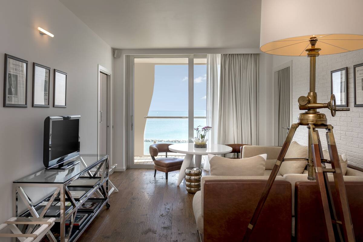 1 bedroom, premium bedding, down duvets, select comfort beds