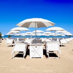 Private beach, sun-loungers, beach umbrellas, beach towels