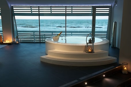 Couples treatment rooms, sauna, hot tub, steam room, Turkish bath. Excelsior Hotel, SPA & Lido - Preferred Hotels & Resorts