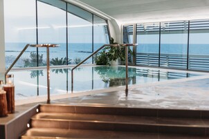 Couples treatment rooms, sauna, hot tub, steam room, Turkish bath