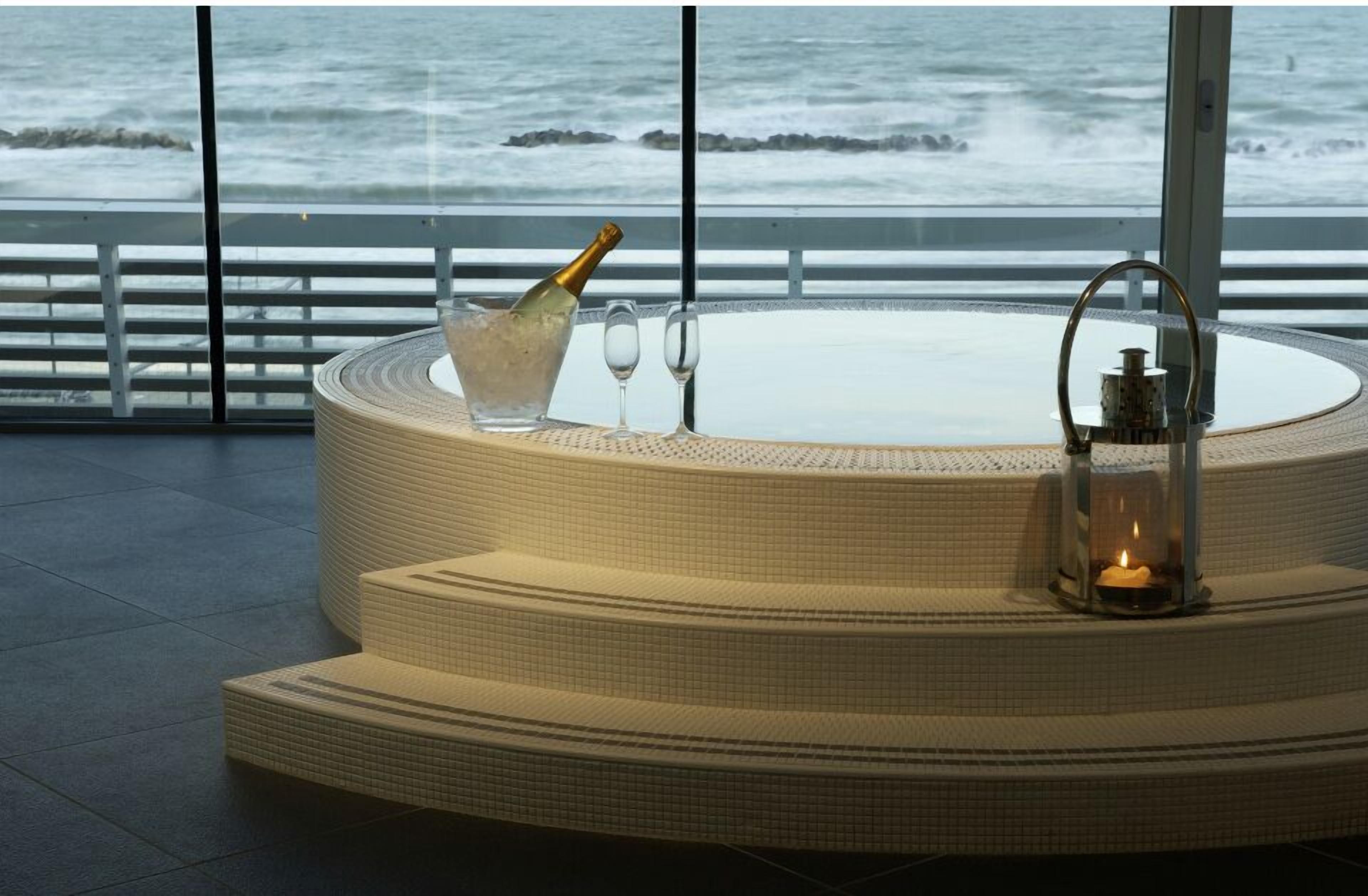 ห้องทรีทเมนท์สำหรับคู่รัก, ซาวน่า, อ่างน้ำร้อน, ห้องอบไอน้ำ