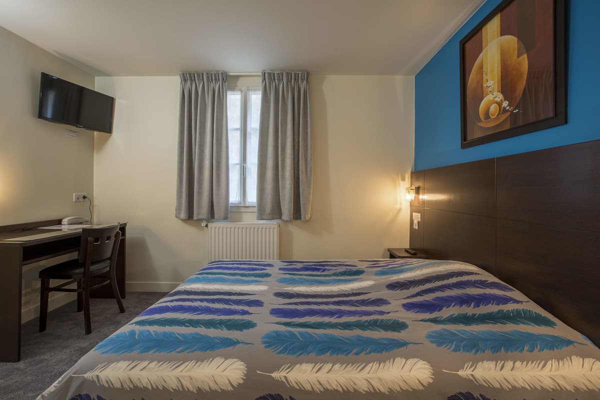 Chambre double | Literie de qualité, bureau, système d’insonorisation