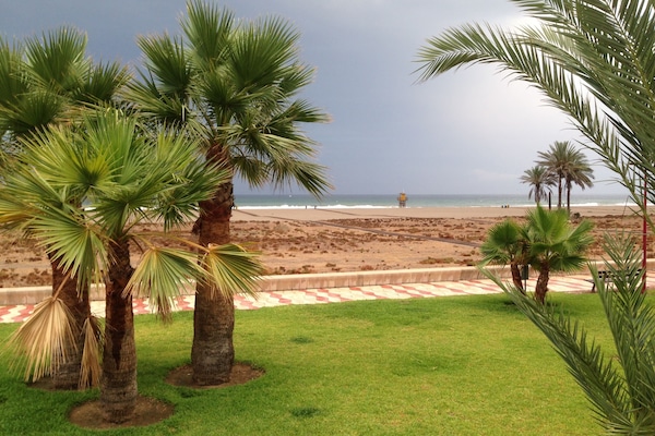 Plage à proximité, sable blanc