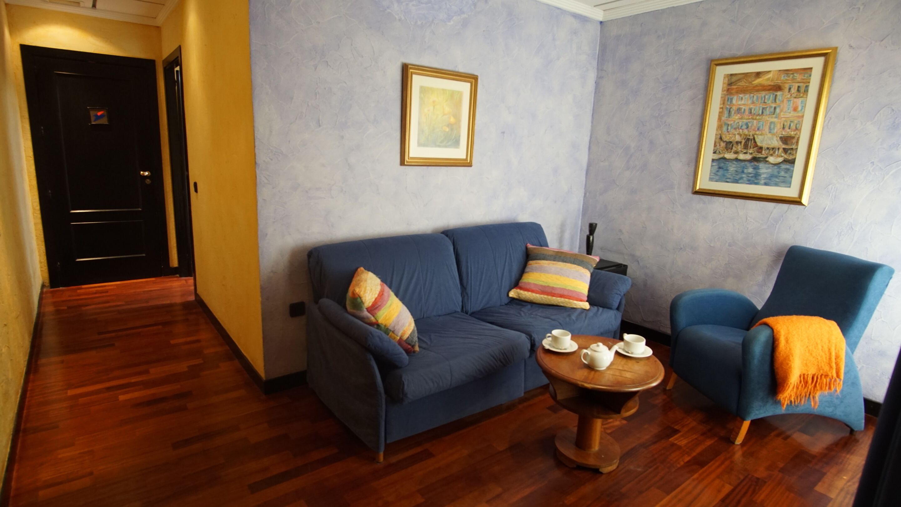 junior suite | hypo-allergenic bedding, minibar, blackout curtains, iron/ironing board