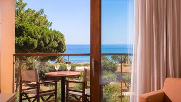 Superior Room, Sea View | In-room safe, soundproofing, free WiFi