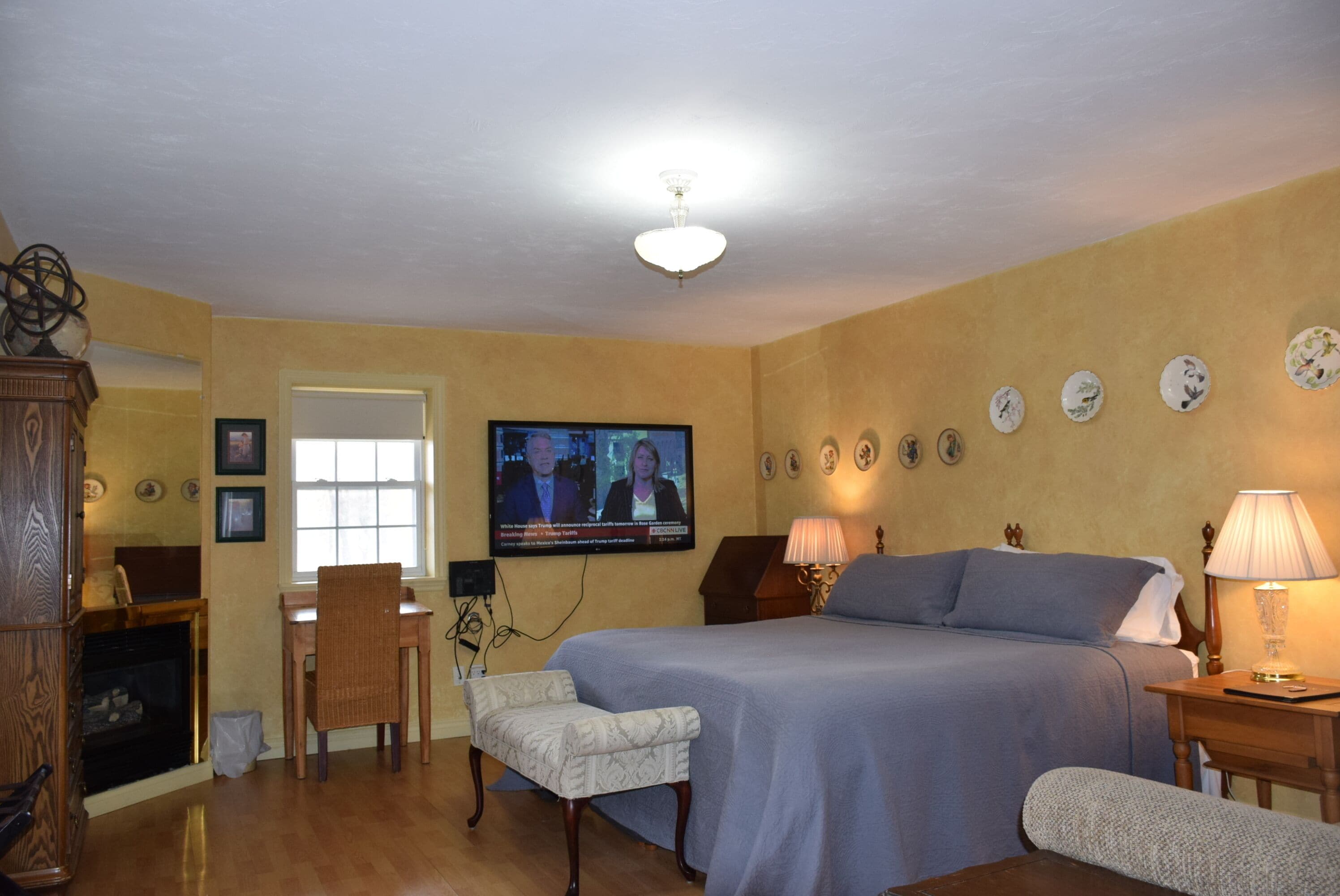 Superior Suite, 1 King Bed, Fireplace | Egyptian cotton sheets, premium bedding, pillow-top beds, minibar