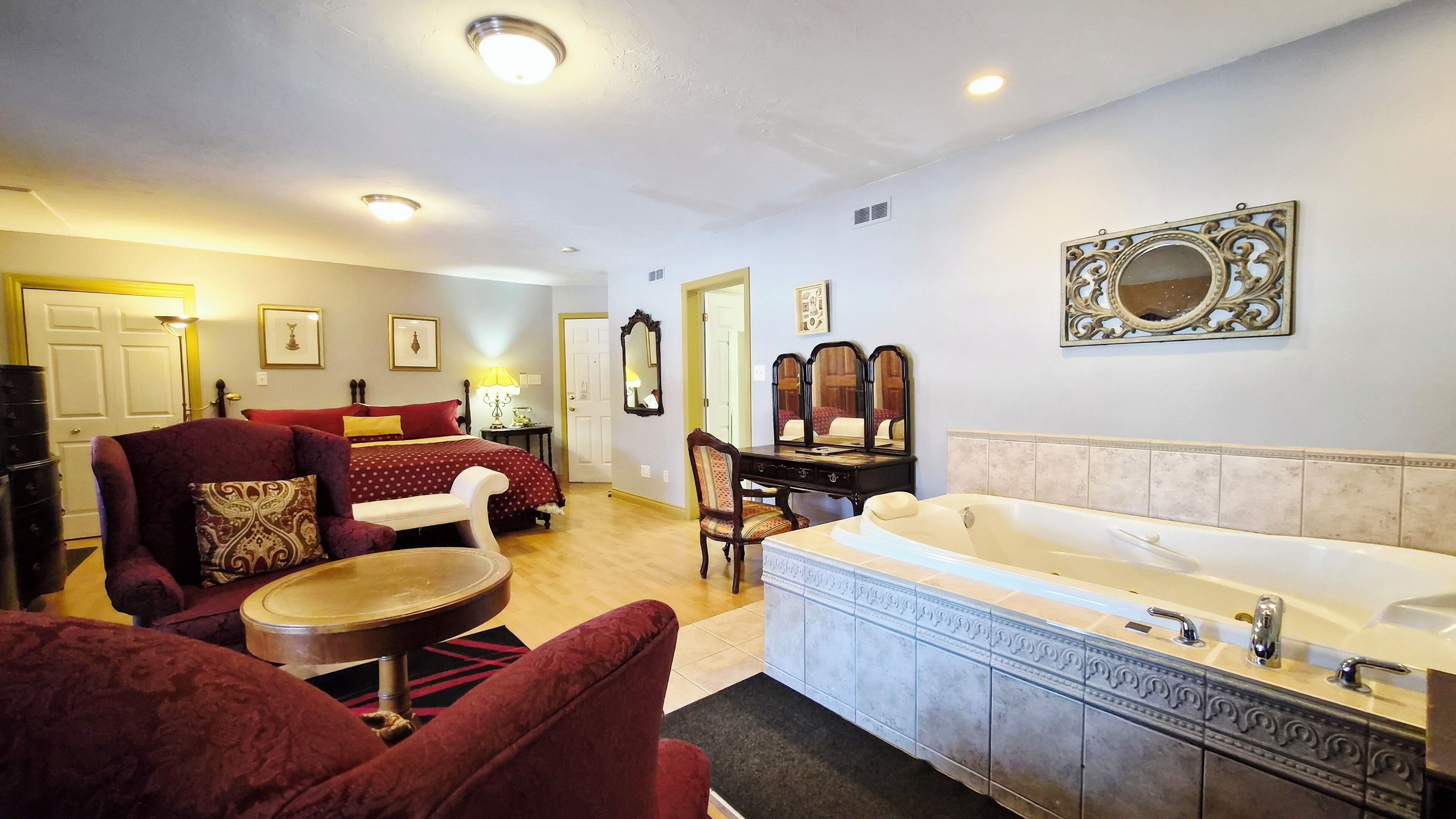 Honeymoon Suite, 1 King Bed, Balcony