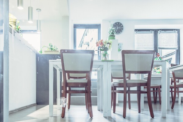 Daily buffet breakfast (EUR 10 per person) - Fair Hotel Mönchengladbach (Moenchengladbach)