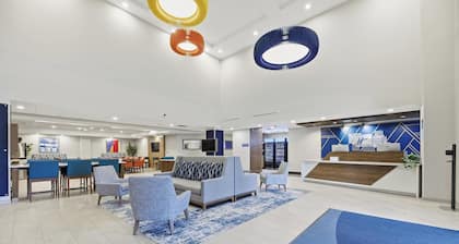 Holiday Inn Express And Suites Raleigh West Lenovo Center by IHG
