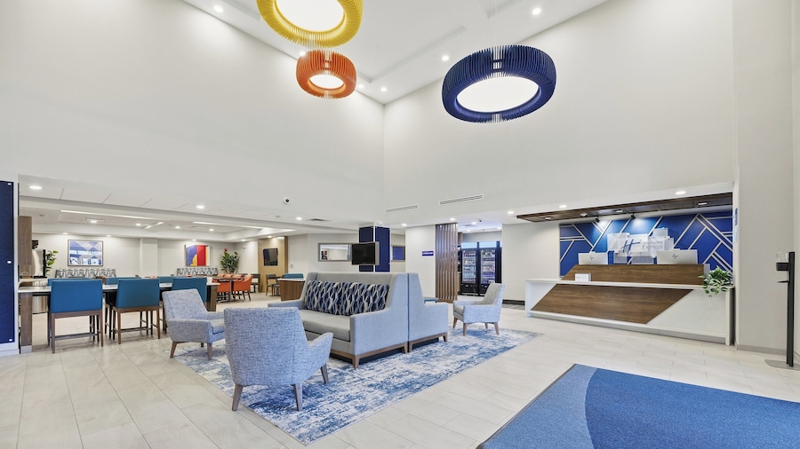 Holiday Inn Express And Suites Raleigh West Lenovo Center by IHG