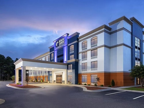 Holiday Inn Express And Suites Raleigh West Lenovo Center by IHG