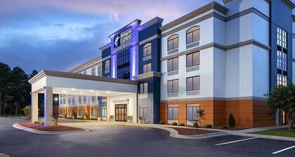 Holiday Inn Express And Suites Raleigh West Lenovo Center by IHG