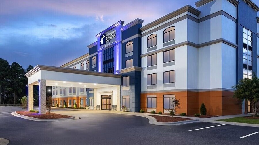 Holiday Inn Express And Suites Raleigh West Lenovo Center by IHG