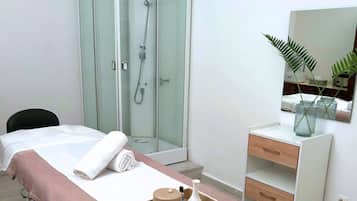 Tyrkisk bad/hammam, manicure og pedicure, massagebehandlinger