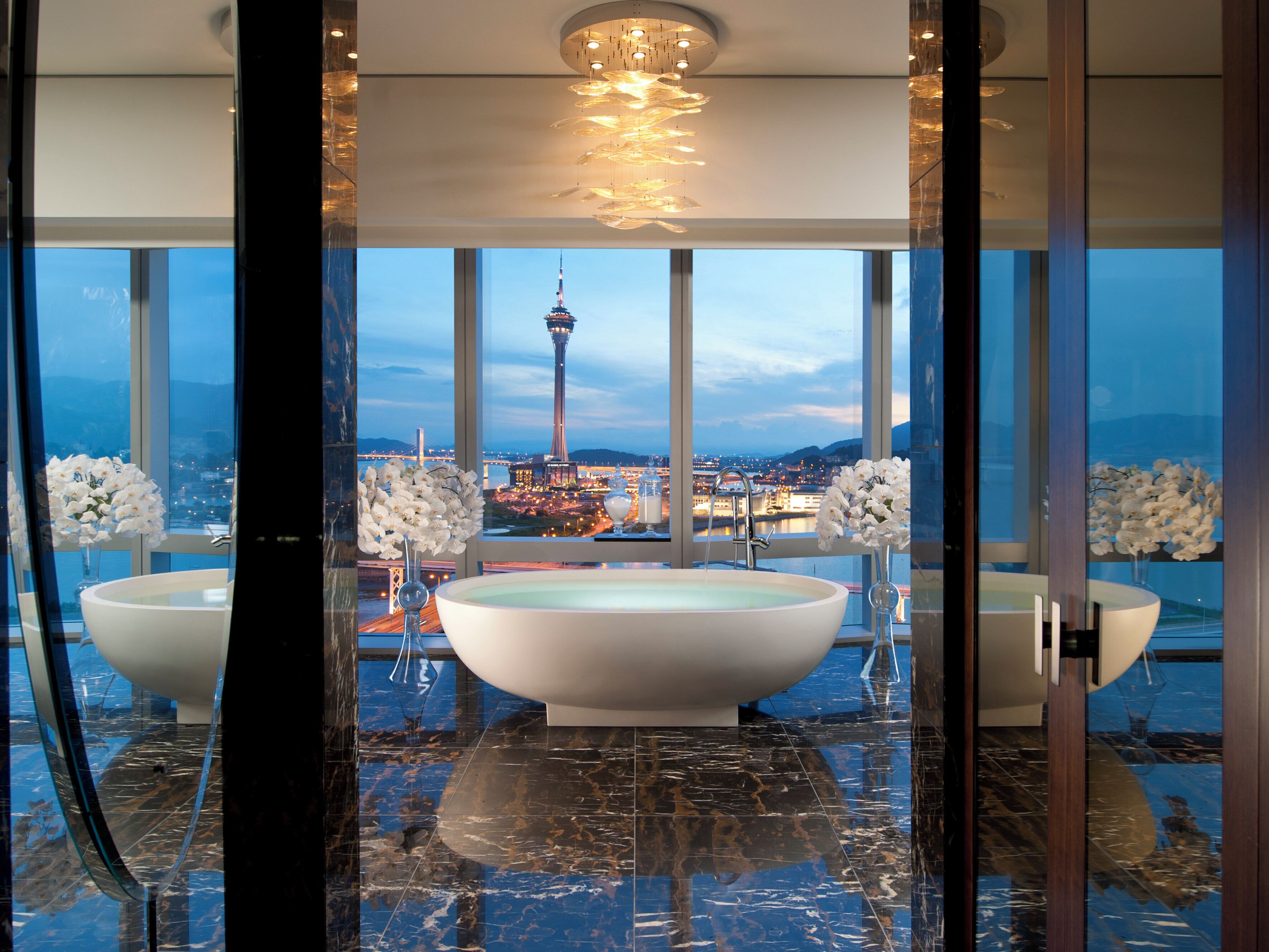Separate tub and shower, eco-friendly toiletries, hair dryer, bathrobes