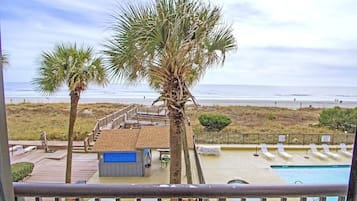 Standard Room, 2 Bedrooms | Teres/patio