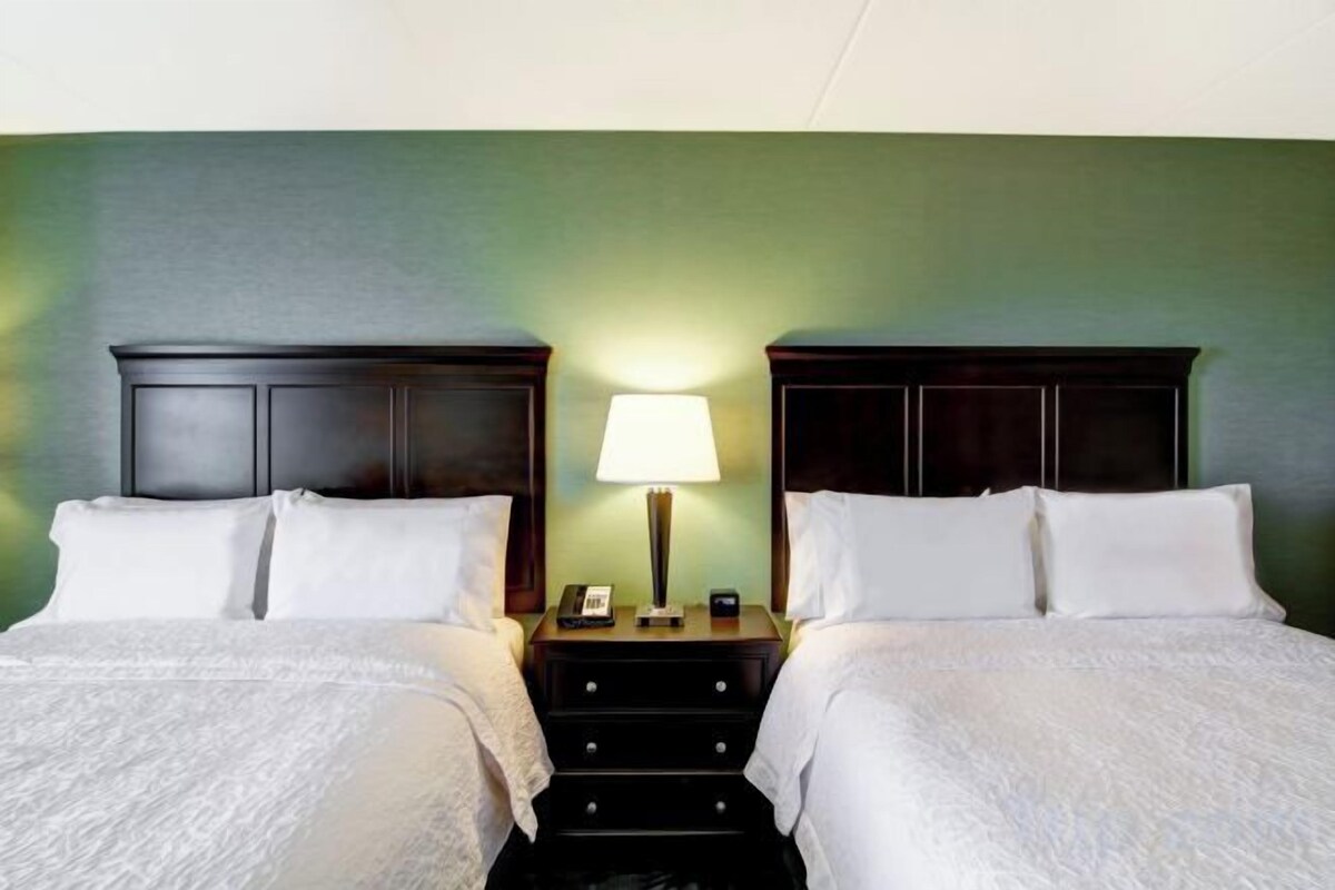 Hypo-allergenic bedding available, pillowtop beds, in-room safe, desk