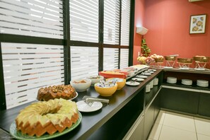 Free daily buffet breakfast - Nobile Inn Executive Ribeirão Preto (Ribeirão Preto)
