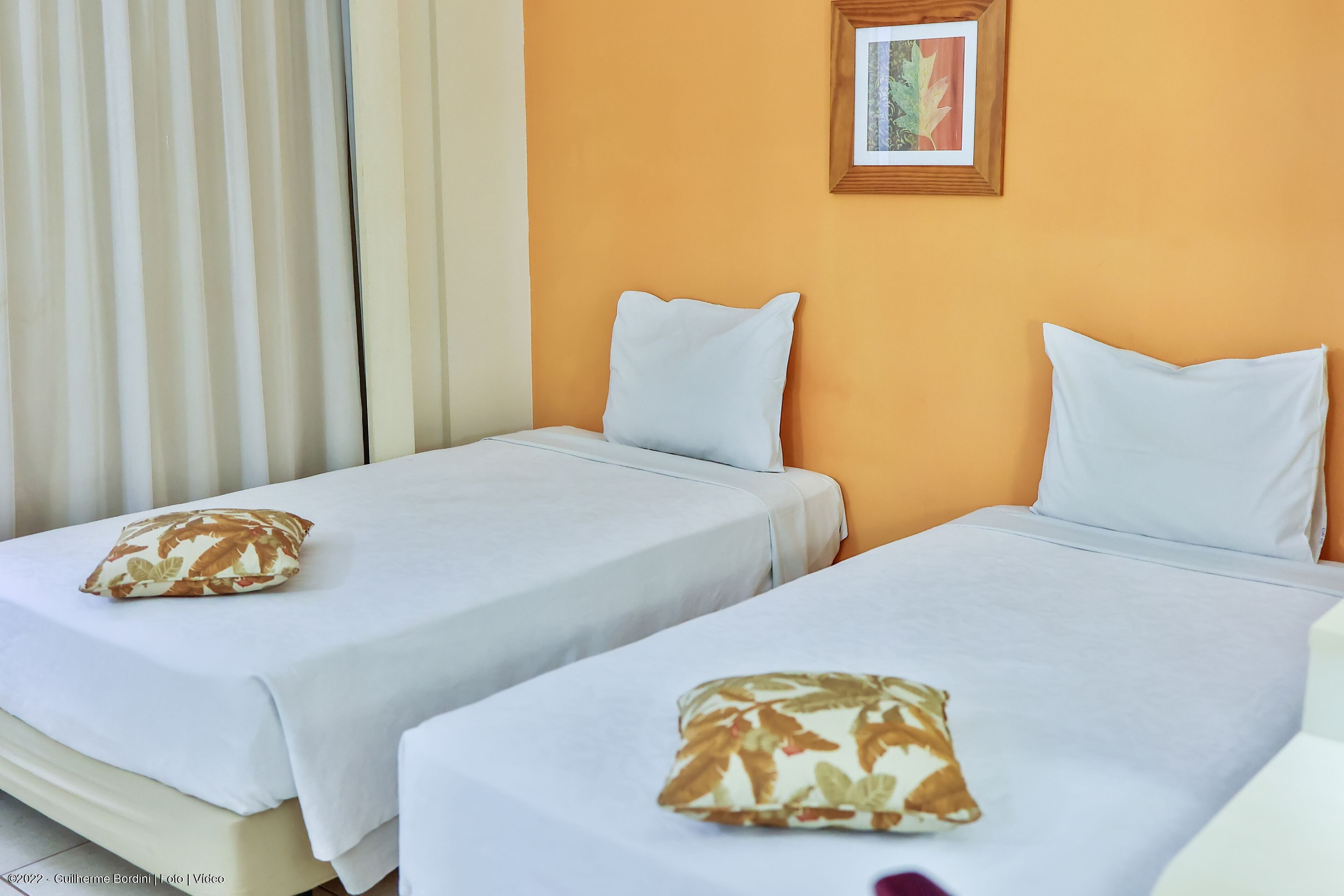 superior single room | minibar, in-room safe, desk, laptop workspace