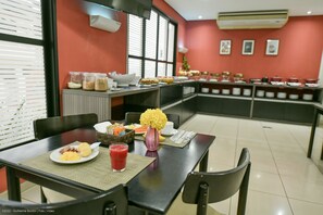 Free daily buffet breakfast