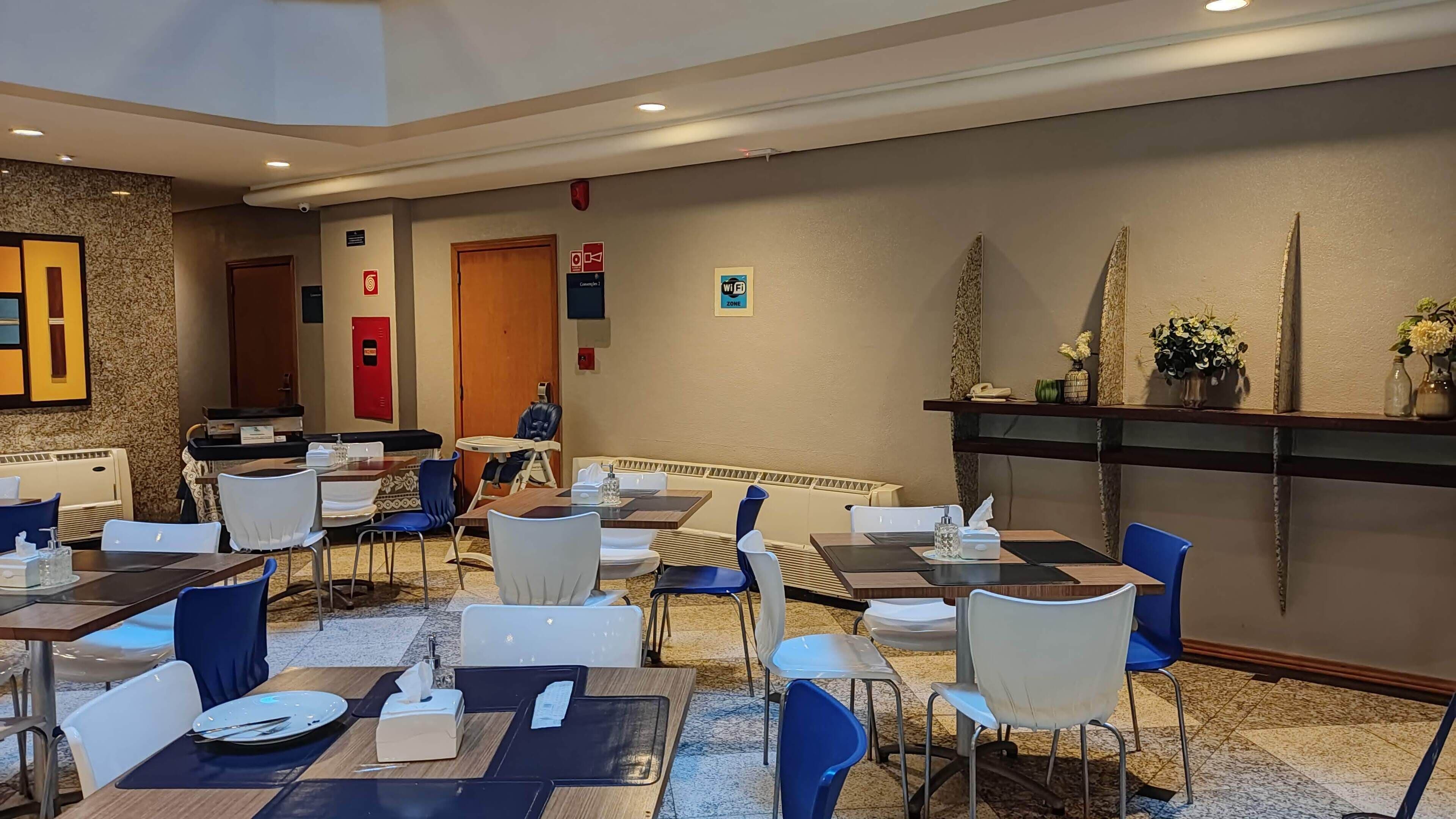 Petit déjeuner complet compris tous les jours