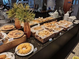 Free daily full breakfast