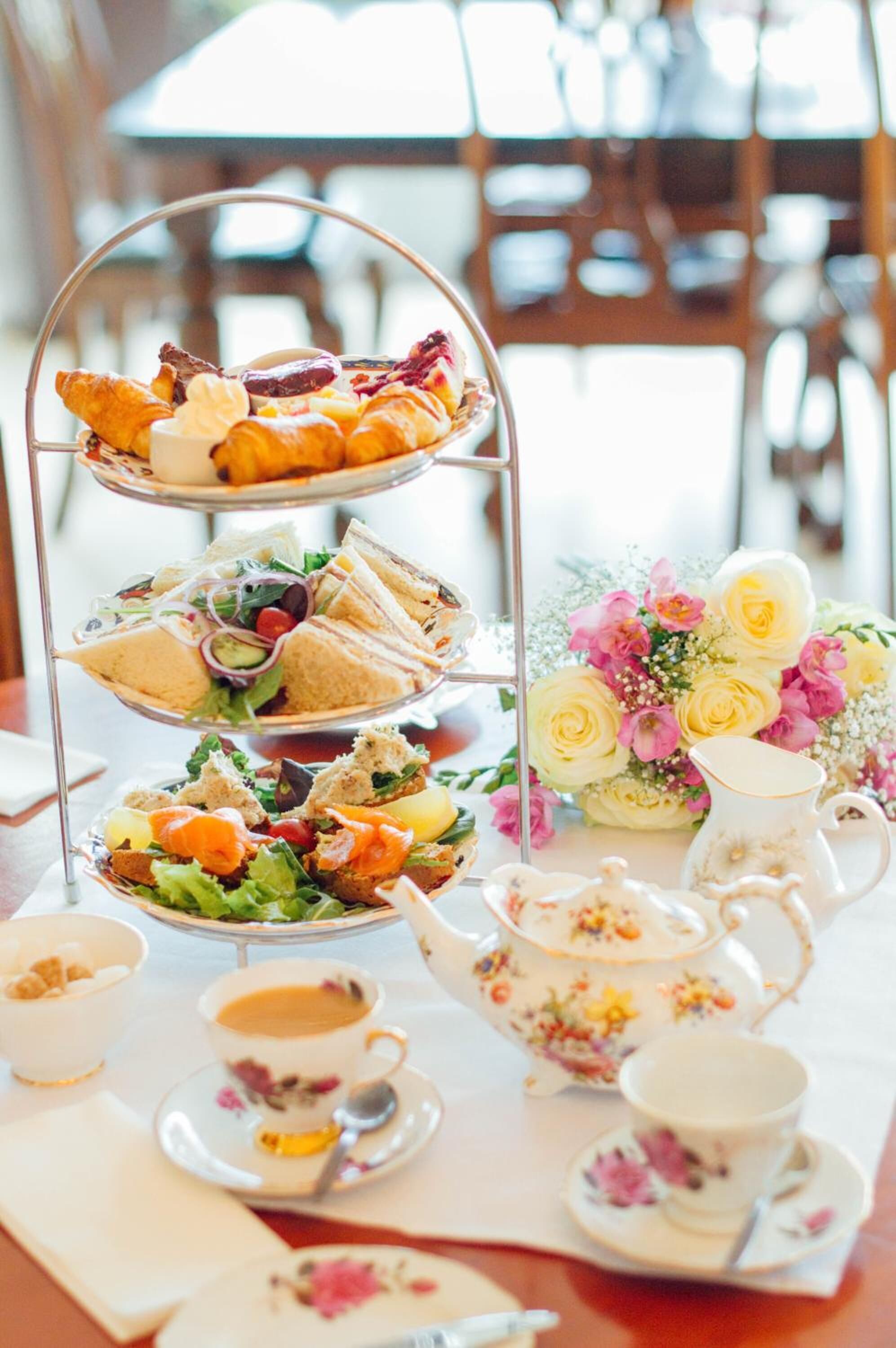 breakfast, lunch and dinner served