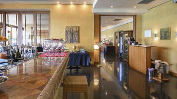 Daily buffet breakfast (EUR 10 per person)