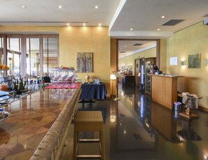 Daily buffet breakfast for a fee - Thai Si (Spresiano)