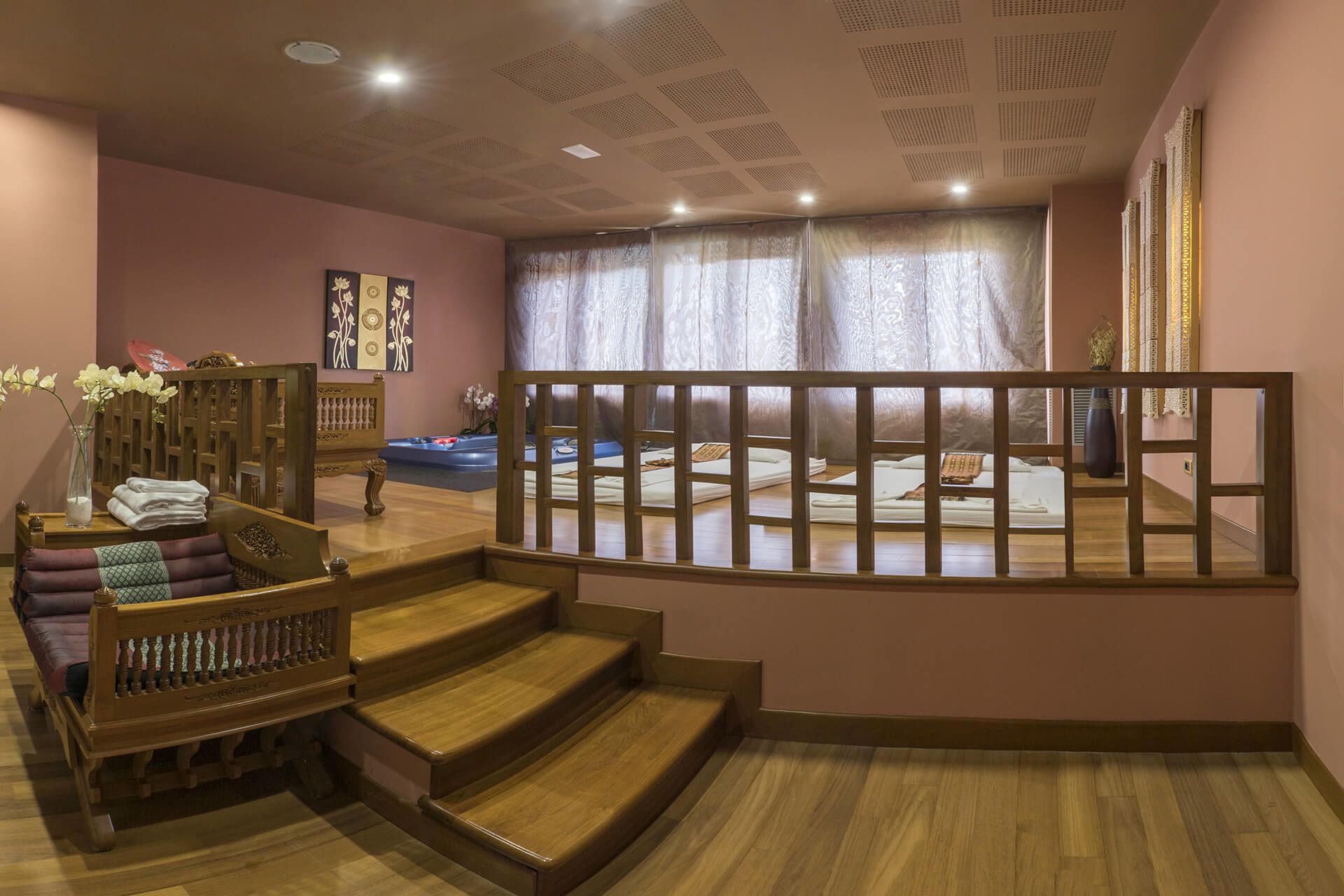 مغطس سبا داخلي