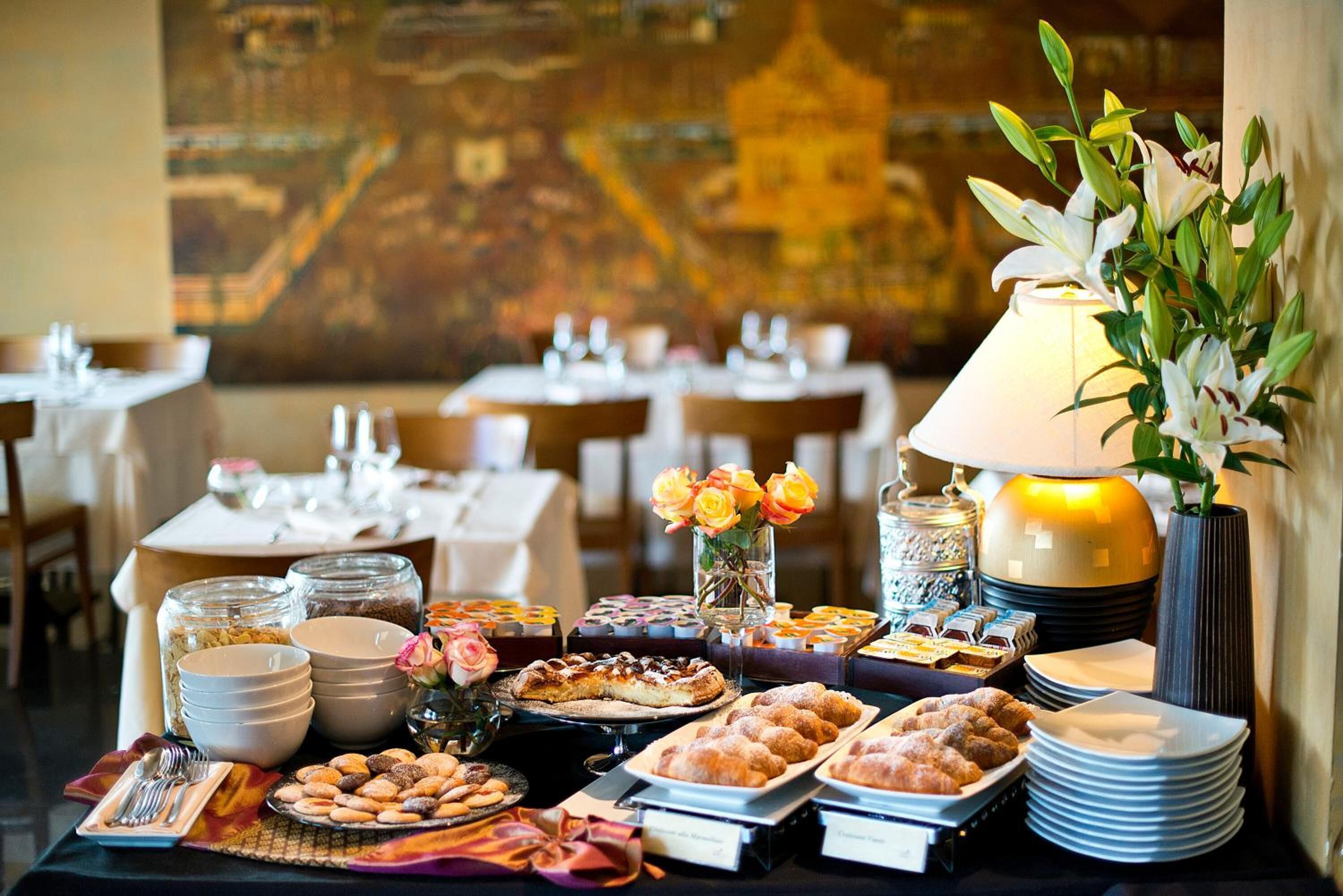 breakfast, lunch, dinner served; thai cuisine