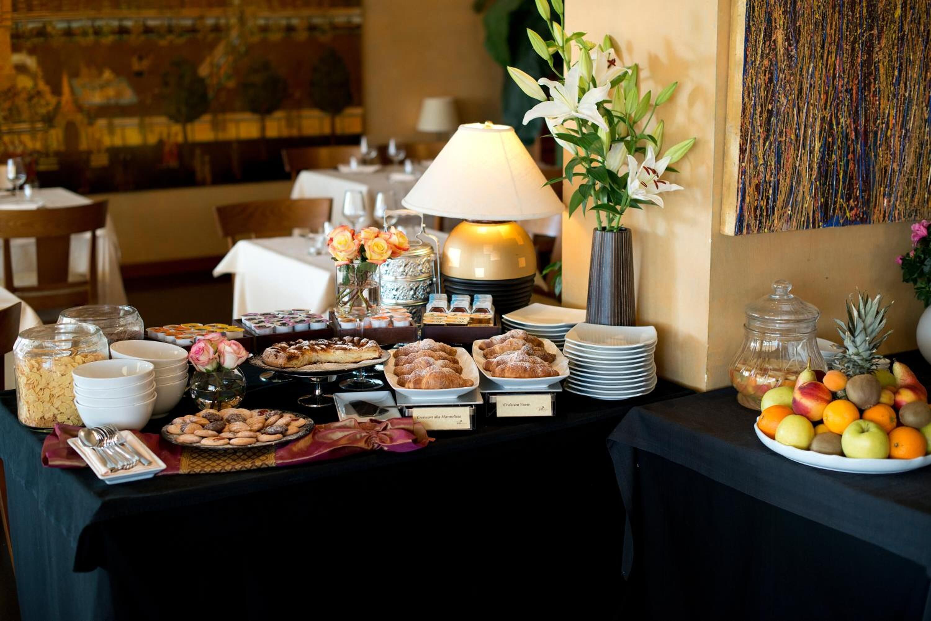 breakfast, lunch, dinner served; thai cuisine