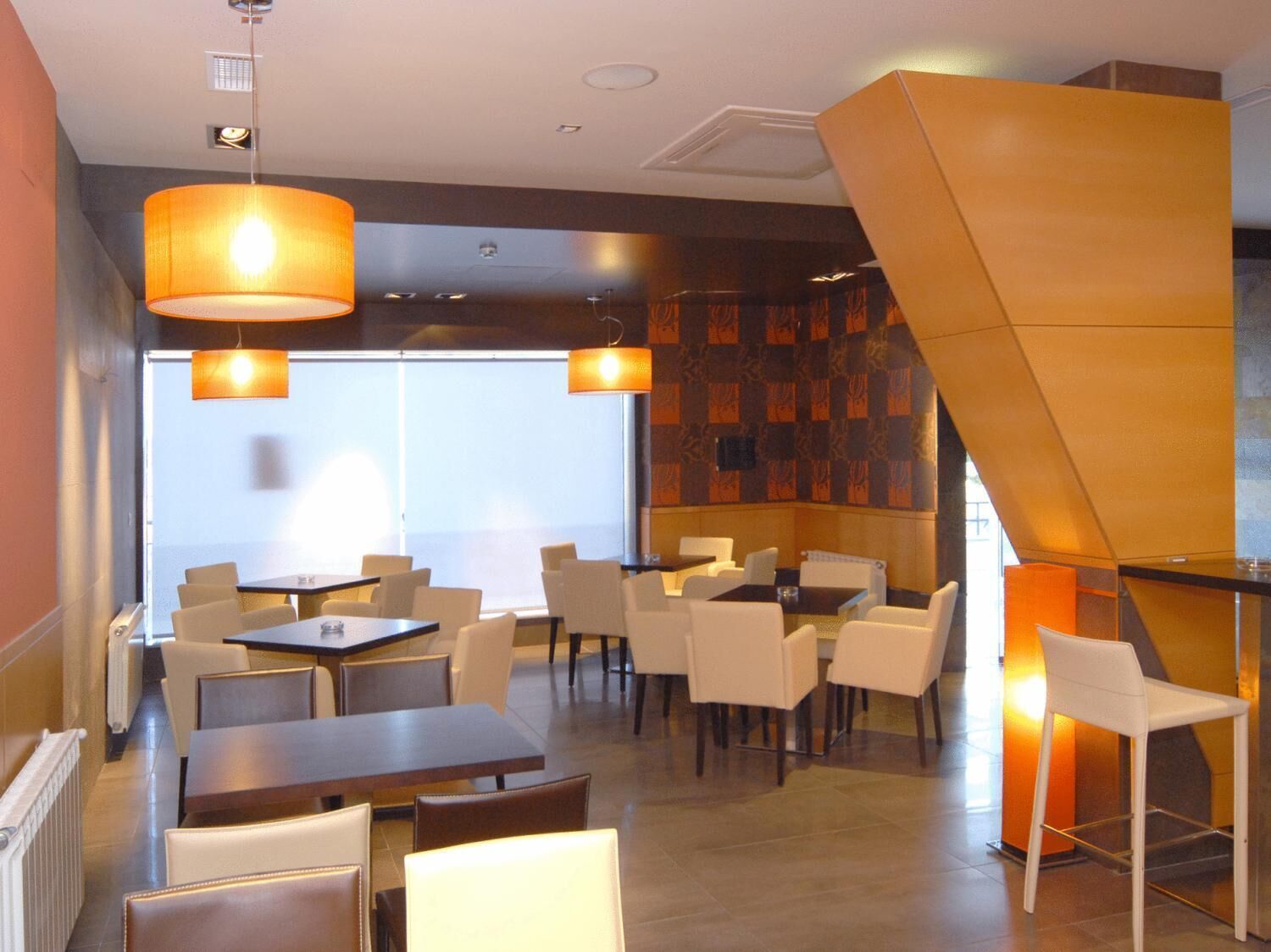 breakfast, lunch and dinner served