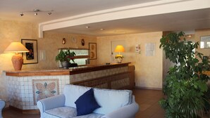 Lobby - Le Clos Des Pins (Six-Fours-les-Plages)