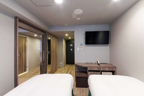 Premium bedding, down duvets, pillow-top beds, desk - Best Western Hotel Fino Osaka Shinsaibashi (Osaka)