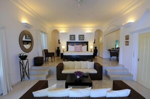 TV - Coco Ocean Resort & Spa (Serrekunda)