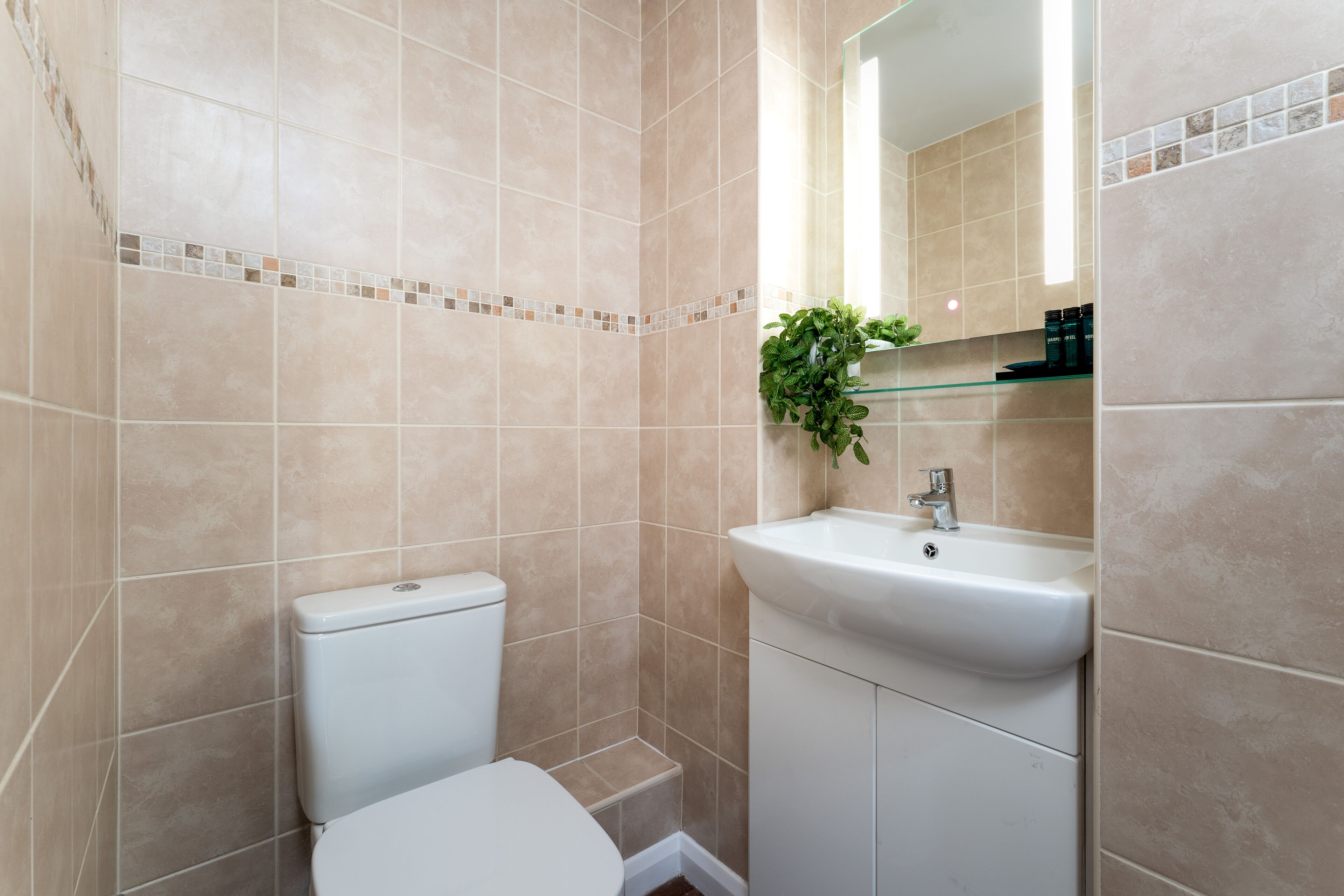 double room, ensuite | bathroom