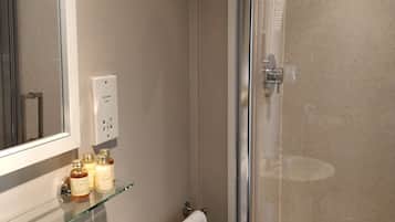 Standard Double Room, Ensuite (Small) | Bathroom